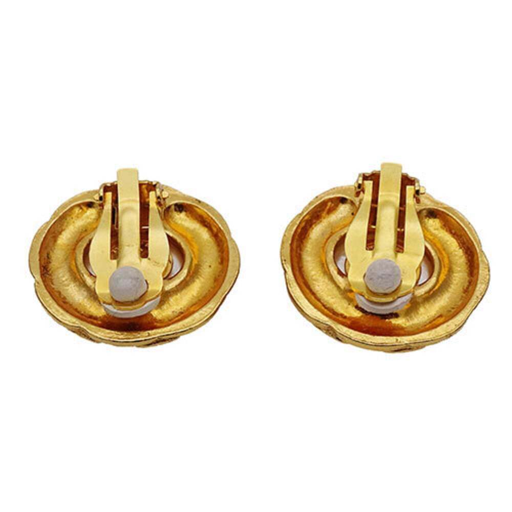 CHANEL Gold Pearl Earrings - Picture 3 of 11